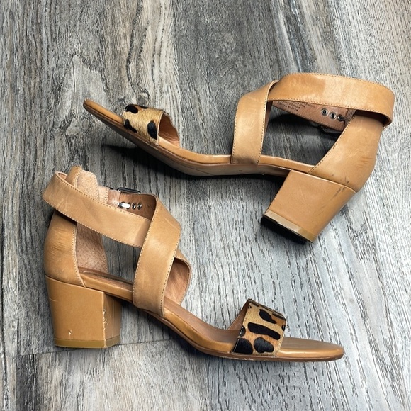 Halogen Leopard Print and Tan heeled open toe strappy sandal, size 8.5 - Picture 2 of 10